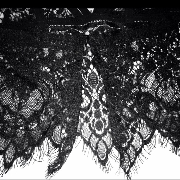 CCO Restocked💘 NEW Black Lace Bralette - Picture 4 of 5